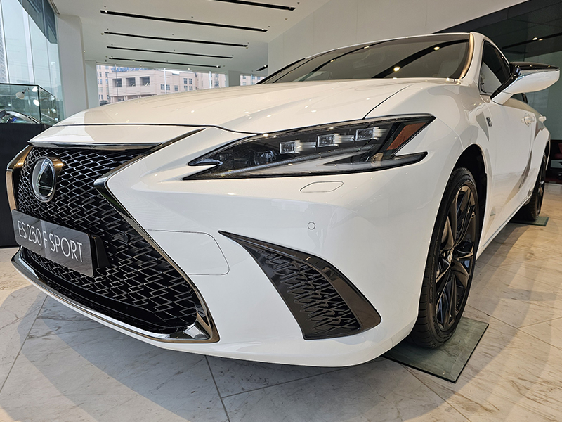 Lexus ES 250 F Sport