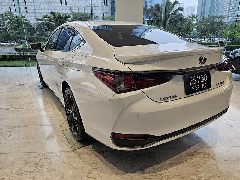 Lexus ES 250 F Sport